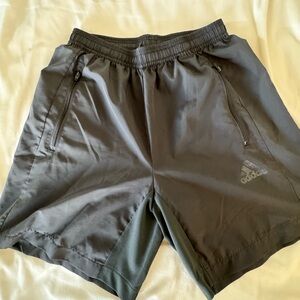 Adidas Men’s Sz Small Gray aeroready 7 in inseam shorts
